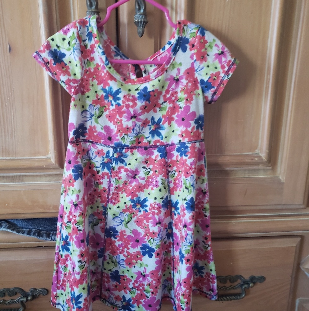 Little girl  dresse
